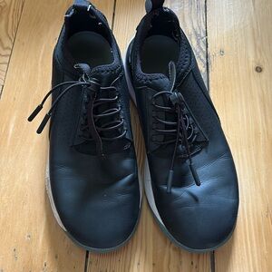 Clove Sneakers size 9